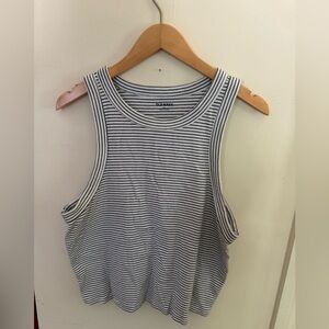 Old Navy Womens XXL ribbed knit crop top tank, great condition
